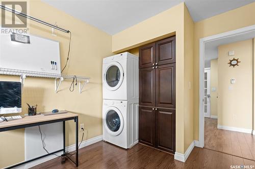 937 L Avenue N, Saskatoon, SK - Indoor Photo Showing Laundry Room