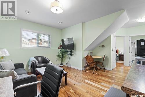 937 L Avenue N, Saskatoon, SK - Indoor Photo Showing Living Room