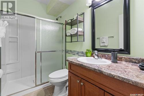 937 L Avenue N, Saskatoon, SK - Indoor Photo Showing Bathroom