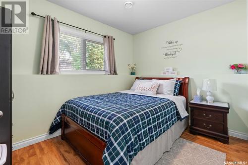 937 L Avenue N, Saskatoon, SK - Indoor Photo Showing Bedroom