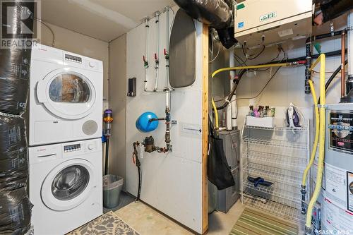 937 L Avenue N, Saskatoon, SK - Indoor Photo Showing Laundry Room