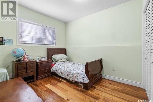 937 L Avenue N, Saskatoon, SK - Indoor Photo Showing Bedroom