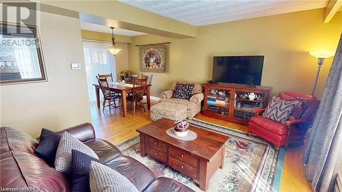 225 Parsons Avenue, North Bay, ON - Indoor Photo Showing Living Room