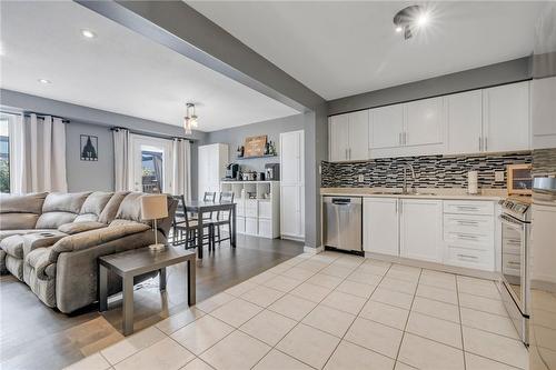 27 Jonathon Court, Hamilton, ON - Indoor