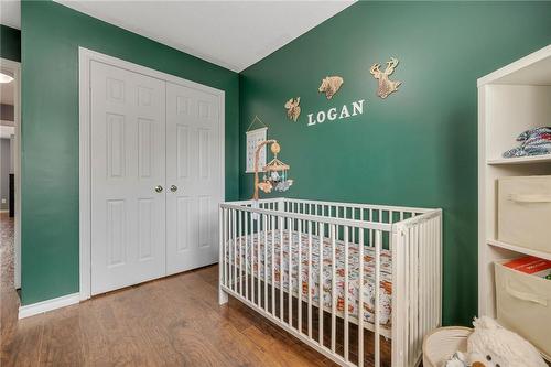 27 Jonathon Court, Hamilton, ON - Indoor Photo Showing Bedroom