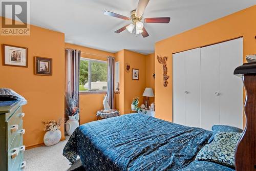 3712 Parri Road, Sorrento, BC - Indoor Photo Showing Bedroom