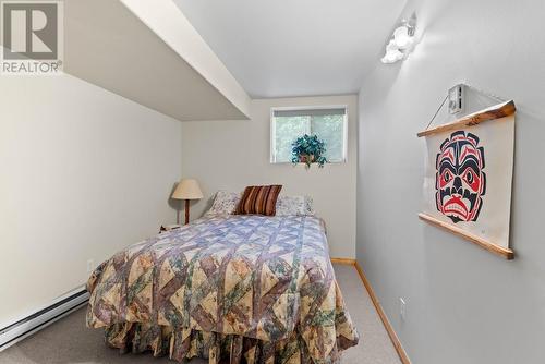 3712 Parri Road, Sorrento, BC - Indoor Photo Showing Bedroom