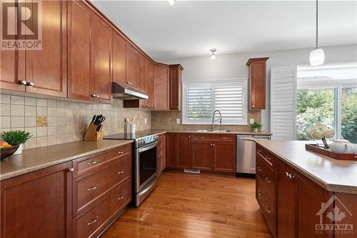 Kitchen - 295 Bradwell Way, Ottawa, ON - Indoor Photo Showing Kitchen