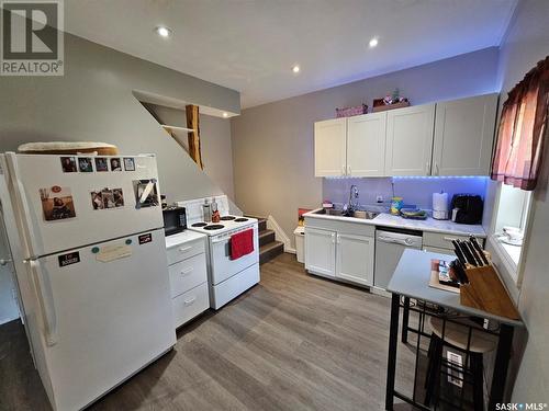 201 5Th Street W, Carlyle, SK - Indoor Photo Showing Kitchen With Double Sink