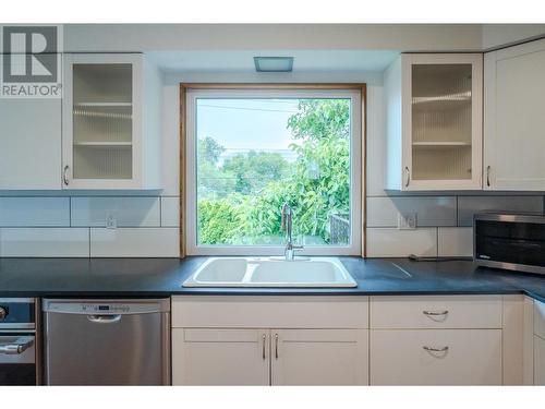 496 Haven Hill Road, Penticton, BC - Indoor Photo Showing Kitchen