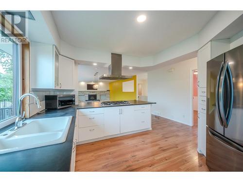 496 Haven Hill Road, Penticton, BC - Indoor Photo Showing Kitchen