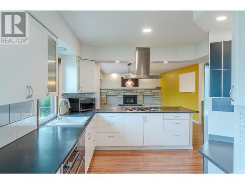 496 Haven Hill Road, Penticton, BC - Indoor Photo Showing Kitchen