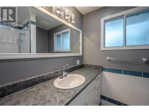 496 Haven Hill Road, Penticton, BC - Indoor Photo Showing Bathroom