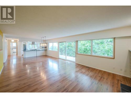 496 Haven Hill Road, Penticton, BC - Indoor Photo Showing Living Room