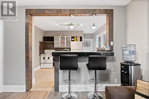 693-695 Partington, Windsor, ON - Indoor Photo Showing Kitchen With Upgraded Kitchen