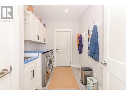 4280 20 Street Ne, Salmon Arm, BC - Indoor Photo Showing Laundry Room