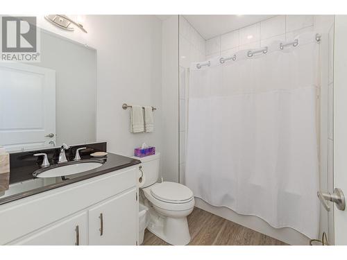 4280 20 Street Ne, Salmon Arm, BC - Indoor Photo Showing Bathroom