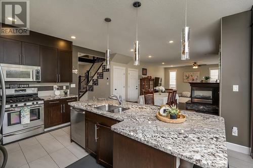 6957 Westmount Drive, Prince George, BC - Indoor Photo Showing Kitchen With Double Sink With Upgraded Kitchen