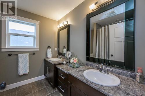 6957 Westmount Drive, Prince George, BC - Indoor Photo Showing Bathroom