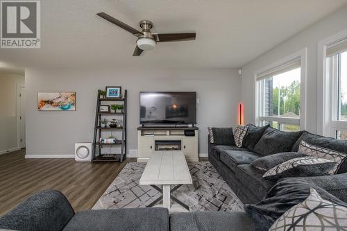 5542 W Venta Drive, Prince George, BC - Indoor Photo Showing Living Room