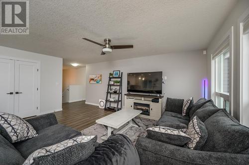 5542 W Venta Drive, Prince George, BC - Indoor Photo Showing Living Room