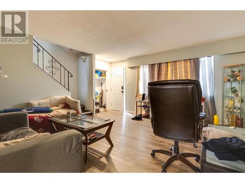 432-440 Ruggles Street, Prince George, BC - Indoor Photo Showing Living Room