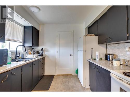 432-440 Ruggles Street, Prince George, BC - Indoor Photo Showing Kitchen