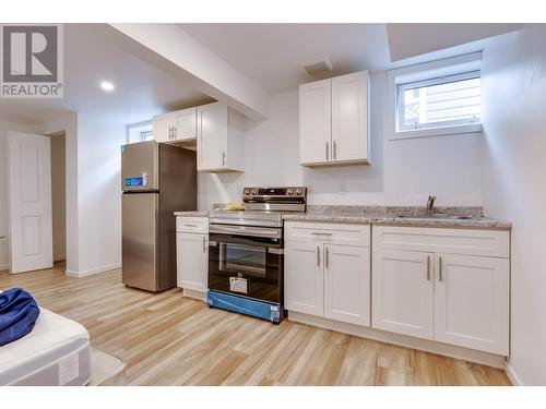 432-440 Ruggles Street, Prince George, BC - Indoor Photo Showing Kitchen