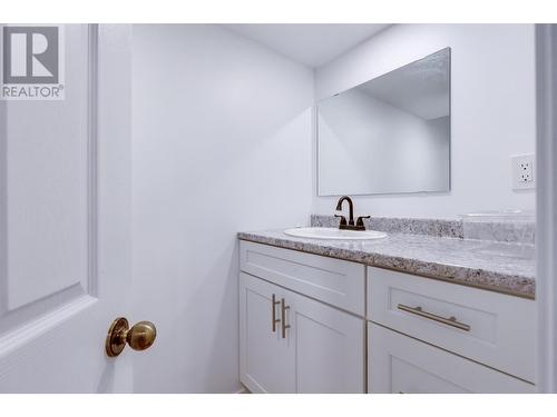 432-440 Ruggles Street, Prince George, BC - Indoor Photo Showing Bathroom