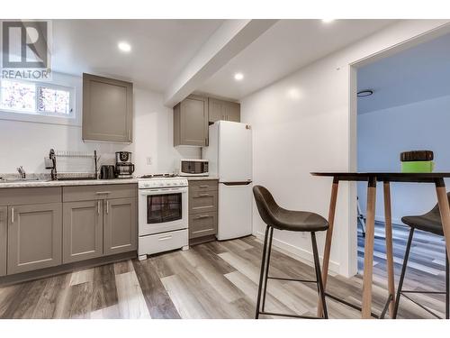 432-440 Ruggles Street, Prince George, BC - Indoor Photo Showing Kitchen