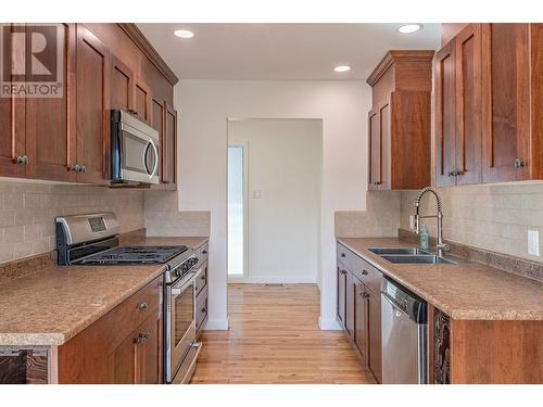 423 Pine Street, Chase, BC - Indoor Photo Showing Kitchen With Double Sink