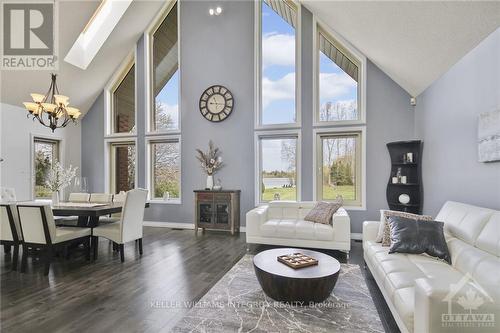 1700 Lakeshore Drive, Ottawa, ON - Indoor Photo Showing Living Room