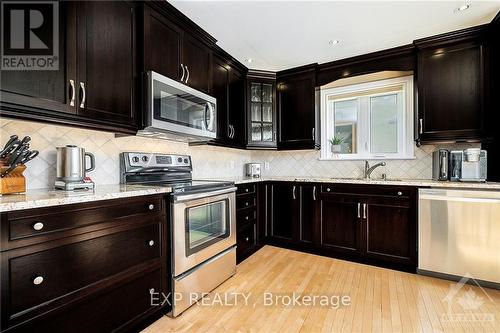 365 Greenwood Avenue, Ottawa, ON - Indoor Photo Showing Kitchen With Stainless Steel Kitchen