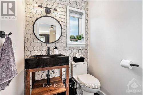 365 Greenwood Avenue, Ottawa, ON - Indoor Photo Showing Bathroom