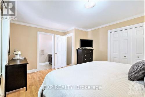 365 Greenwood Avenue, Ottawa, ON - Indoor Photo Showing Bedroom