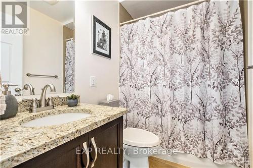 365 Greenwood Avenue, Ottawa, ON - Indoor Photo Showing Bathroom