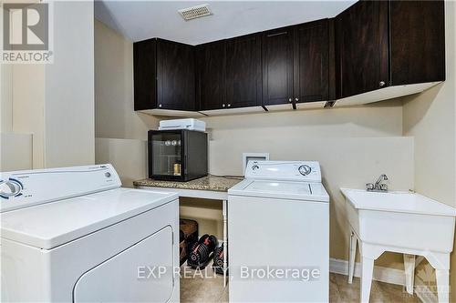 365 Greenwood Avenue, Ottawa, ON - Indoor Photo Showing Laundry Room