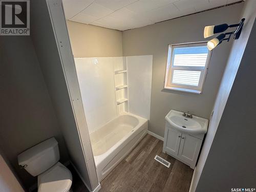 524 Main Street, Hudson Bay, SK - Indoor Photo Showing Bathroom