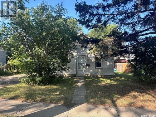 1515 F Avenue N, Saskatoon, SK - Outdoor