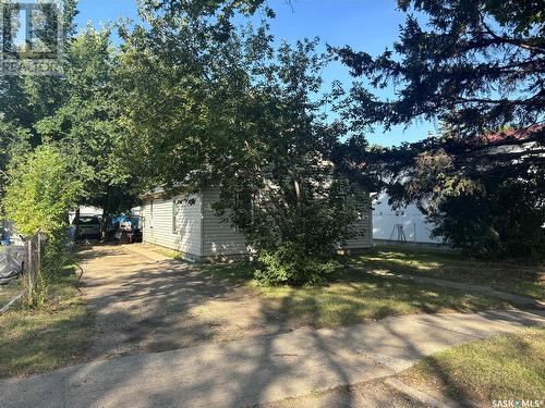 1515 F Avenue N, Saskatoon, SK - Outdoor