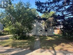 1515 F AVENUE N  Saskatoon, SK S7L 1X8