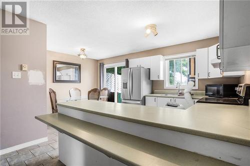 669-671 Mcgill Street, Hawkesbury, ON - Indoor Photo Showing Kitchen