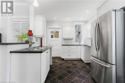 446 9Th Street E, Owen Sound, ON - Indoor Photo Showing Kitchen With Double Sink