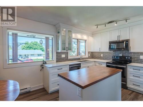 1484 Montreal Street, Penticton, BC - Indoor Photo Showing Kitchen