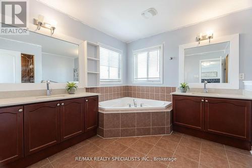 42 Mansbridge Crescent, Ajax (Northeast Ajax), ON - Indoor Photo Showing Bathroom