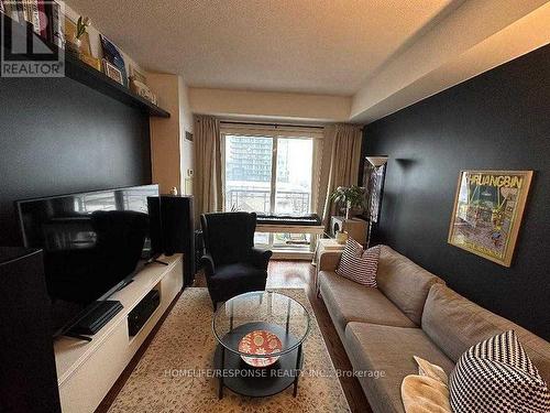 609 - 385 Prince Of Wales Drive, Mississauga, ON - Indoor Photo Showing Living Room