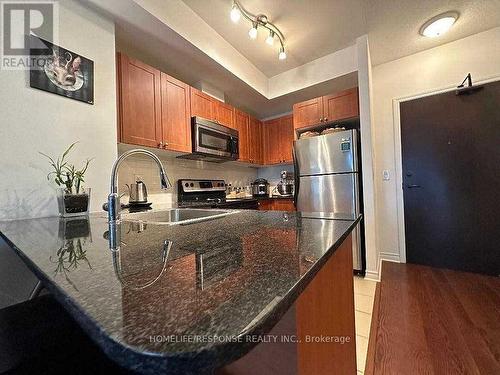 609 - 385 Prince Of Wales Drive, Mississauga, ON - Indoor Photo Showing Kitchen With Double Sink