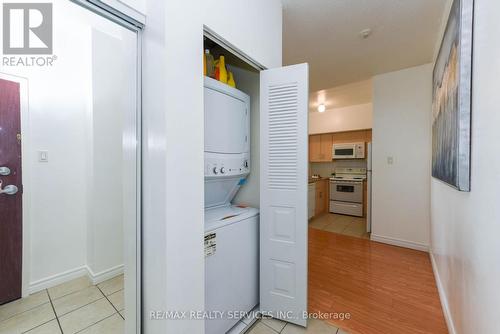 716 - 7405 Goreway Drive, Mississauga (Malton), ON - Indoor Photo Showing Laundry Room