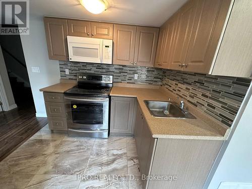 188 Ruhl Drive, Milton (Willmott), ON - Indoor Photo Showing Kitchen