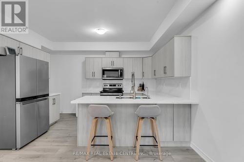 7 Roseberry Lane, Kitchener, ON - Indoor Photo Showing Kitchen With Stainless Steel Kitchen